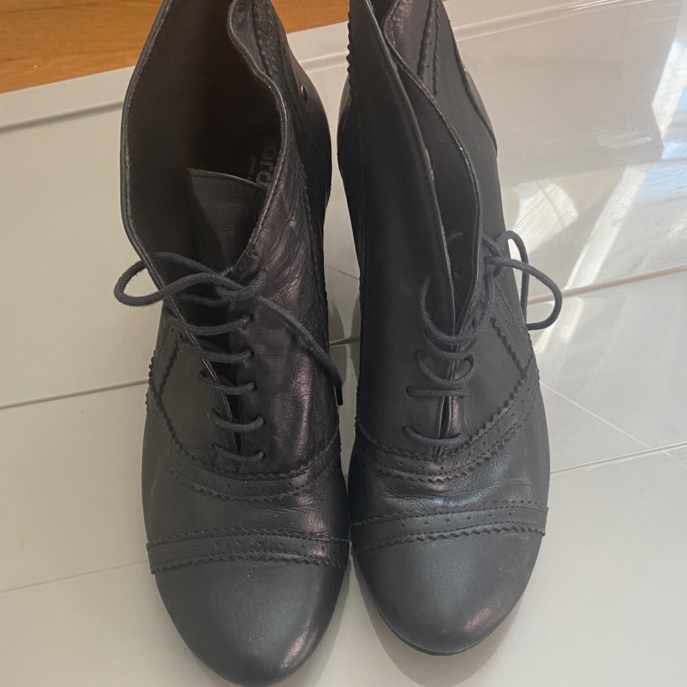 Leather Elegant Black Women's Lace-Up Ankle Boots